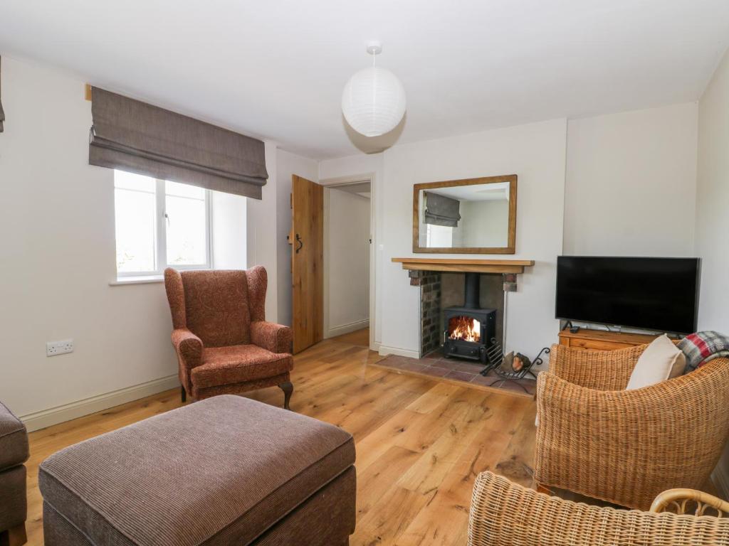 Hill Top room 1